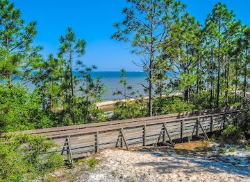 florida/pensacola-beach/attraction/bay-bluffs-park