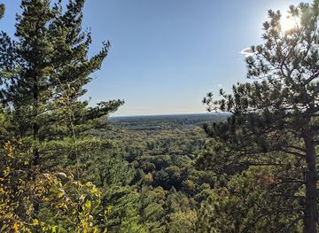 wisconsin/glacial-lake-wisconsin/attraction/roche-a-cri-state-park