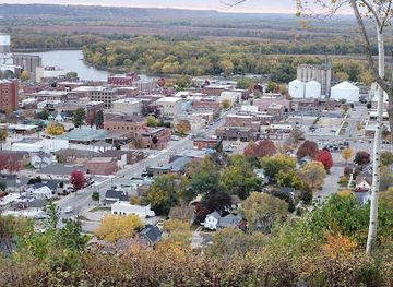 minnesota/red-river-valley/attraction/memorial-park