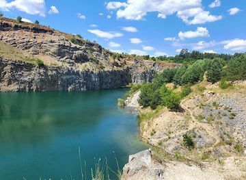 romania/transylvania/attraction/the-emerald-lake