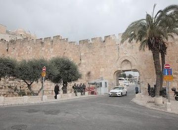 israel/holon/attraction/dung-gate