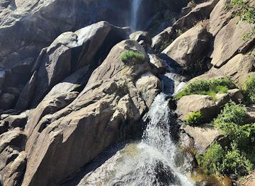 california/sierra-nevada/attraction/grizzly-falls