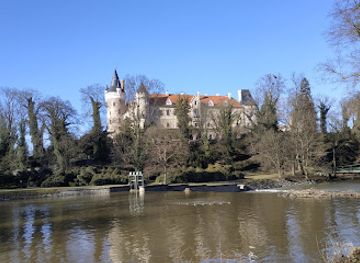 czechia/vysocina/attraction/zleby-castle-park
