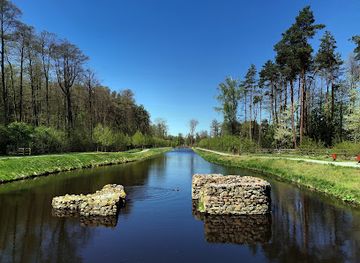 poland/roztocze-national-park/attraction/zabytkowy-uklad-wodno-palacowy-w-zwierzyncu