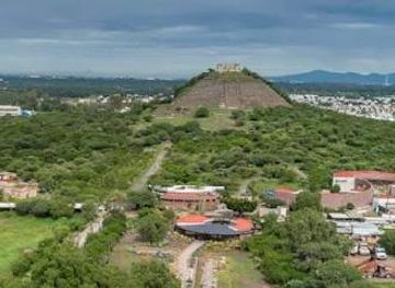 mexico/queretaro/attraction/zona-arqueologica-y-museo-de-sitio-el-cerrito