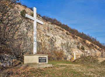 hungary/pilis-mountains/attraction/pilis-keresztje