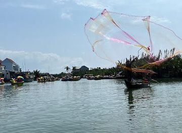 vietnam/da-nang/attraction/hoi-an-eco-tour-and-papa-s-cooking-class