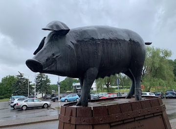 estonia/viljandimaa/attraction/sculpture-pig
