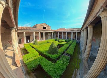italy/pompeii/amphitheatre-of-pompeii/attraction/scavi-di-pompei-ingresso-piazza-immacolata