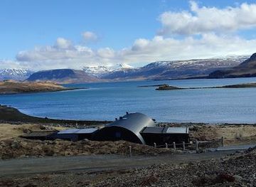 iceland/kopavogur/attraction/hvammsvik-hot-springs