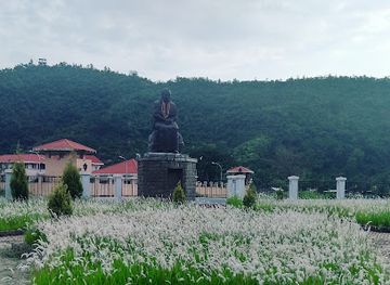 india/imphal/attraction/rani-gaidinliu-park