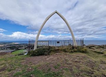 united-kingdom/dundee/attraction/north-berwick-law