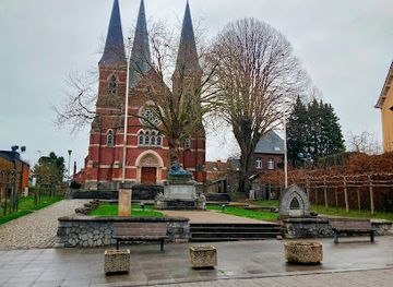 belgium/tournai/attraction/parvis-de-l-eglise-d-antoing