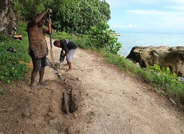 solomon-islands/bonegi-beach/attraction/blue-beach-wwii-memorial