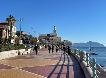 italy/genoa/attraction/corso-italia