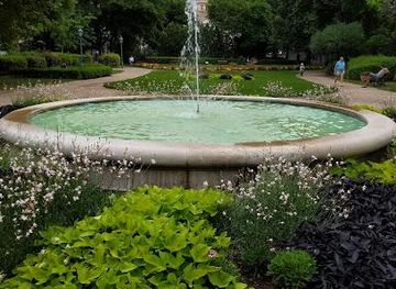 hungary/tatabanya/attraction/karolyi-garden