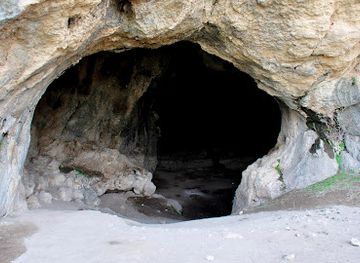 kenya/elgeyo-escarpment/attraction/ngororo-cave