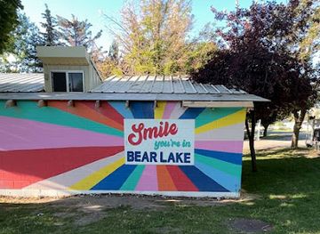 utah/bear-lake/attraction/smile-you-re-in-bear-lake-mural