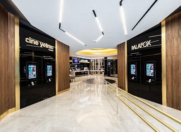 spain/madrid/attraction/cine-yelmo-luxury-palafox