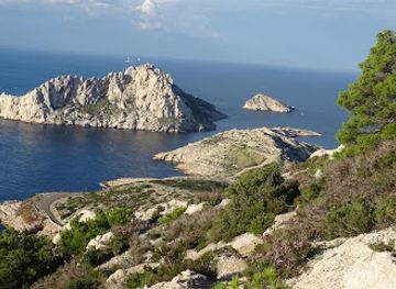 france/les-calanques-national-park/attraction/pas-de-la-demi-lune