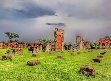 india/eastern-india/attraction/adina-mosque