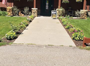 wisconsin/wisconsin-dells/attraction/fawn-creek-winery