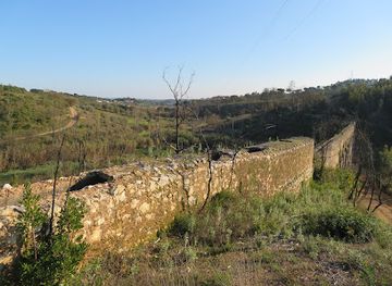 portugal/tomar/attraction/aqueduto-do-convento-de-cristo-nascente-da-porta-de-ferro
