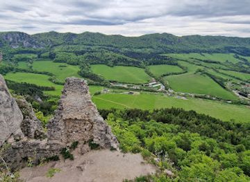 slovakia/trencin-region/attraction/castle-sulov