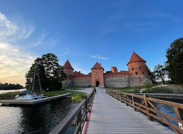 lithuania/trakai-island-castle/attraction/lake-galve