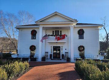 tennessee/jack-daniel-s-distillery/attraction/miss-mary-bobo-s-restaurant