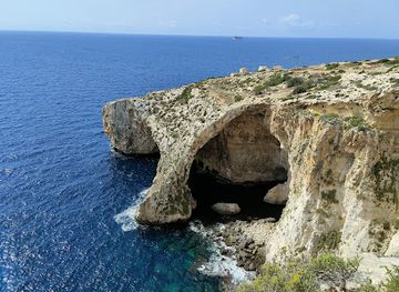 malta/tas-silg-area/attraction/blue-grotto