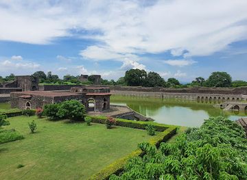 india/central-india/attraction/jahaz-mahal