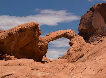 nevada/lake-mead-national-recreation-area/attraction/arch-rock