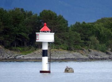 norway/molde/attraction/hjertoytangen-lighthouse