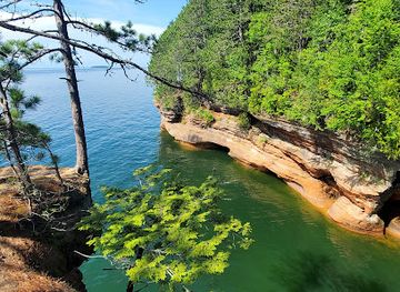 wisconsin/apostle-islands-national-lakeshore/attraction/big-ravine-west-rim-trail