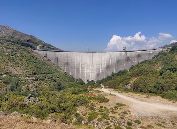 portugal/peneda-geres-national-park/attraction/barragem-do-ribeiro-de-brufe