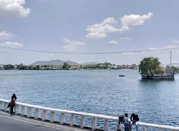 Fateh sagar lake boating point