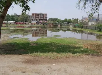 pakistan/lahore/model-town/attraction/dongi-ground