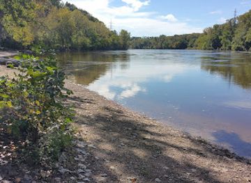 minnesota/red-river-valley/attraction/hidden-falls-regional-park