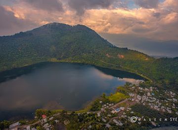 guatemala/pacaya-volcano/attraction/laguna-escondida-calderas