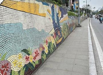 vietnam/hanoi/attraction/ceramic-mosaic-mural-road