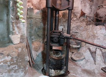 israel/rosh-hanikra/attraction/al-maatsara-beit-bad-atik