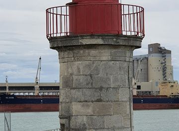 france/la-rochelle/attraction/feu-du-mole-nord