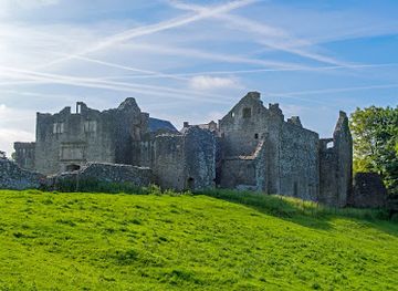 united-kingdom/south-glamorgan/attraction/old-beaupre-castle
