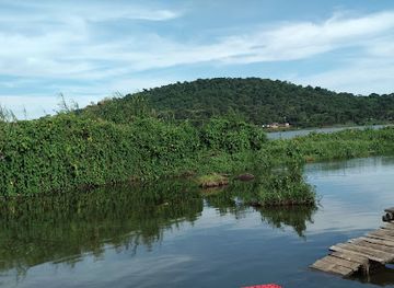 uganda/bunyoro/attraction/lakeside-adventure-park