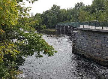 rhode-island/blackstone-river-bikeway/attraction/blackstone-state-park