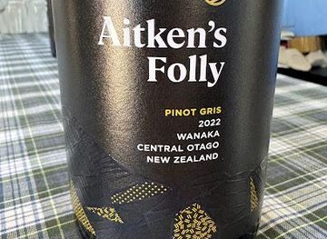 new-zealand/wanaka/attraction/aitken-s-folly-vineyard