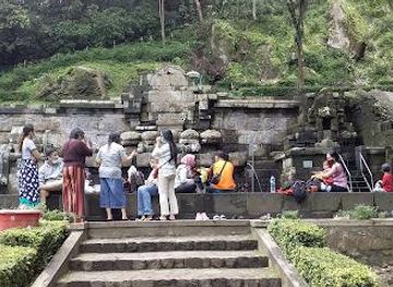 indonesia/surabaya/attraction/candi-jolotundo