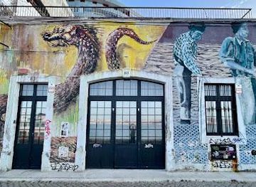 portugal/cascais/attraction/ginjal-club