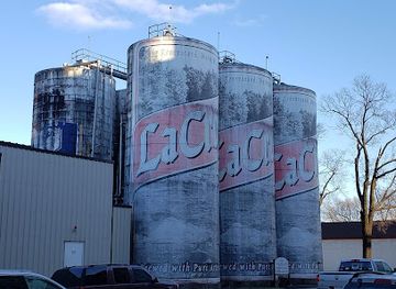 minnesota/driftless-area/attraction/world-s-largest-six-pack